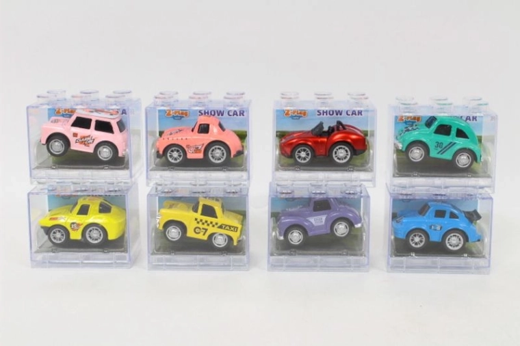 Metalinis automobilis 6,5 cm su frikciniu pavara ir 8 ratais dėžutėje