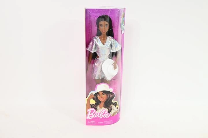 Barbie Fashionistas lėlė kaubojė blizgančioje suknelėje