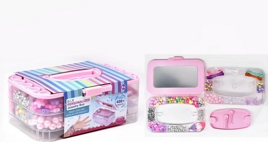 Two-tier case with mirror and beads