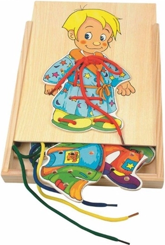 Woody Lacing Wardrobe Boy – wooden dress-up game