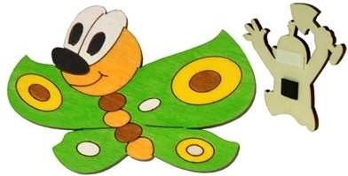 DODO medinė dekoratyvinė magnetukė – žalias drugelis 10 × 7 cm