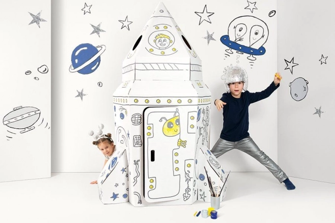 Didelė kartoninė kosminė raketa