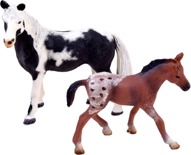 Realistiški arkliai su subtiliomis detalėmis