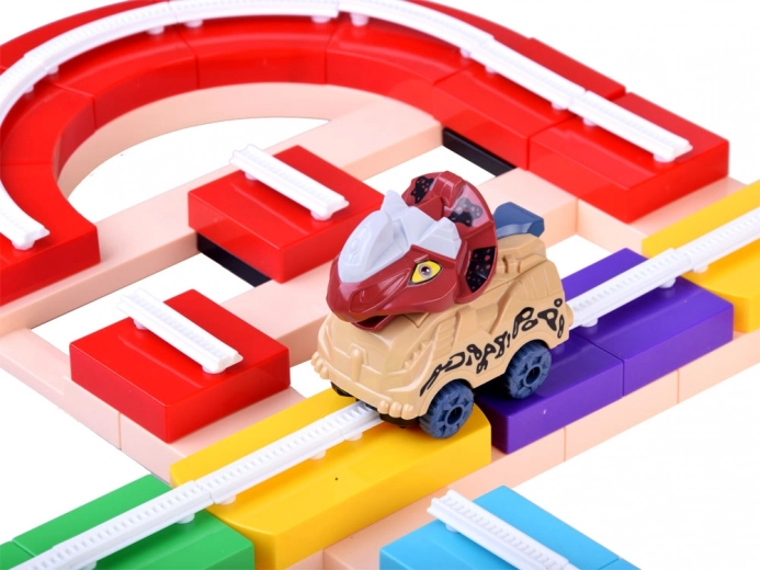 Važiuoja net sienomis