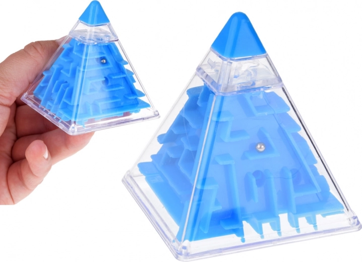 Piramidės formos labirintas