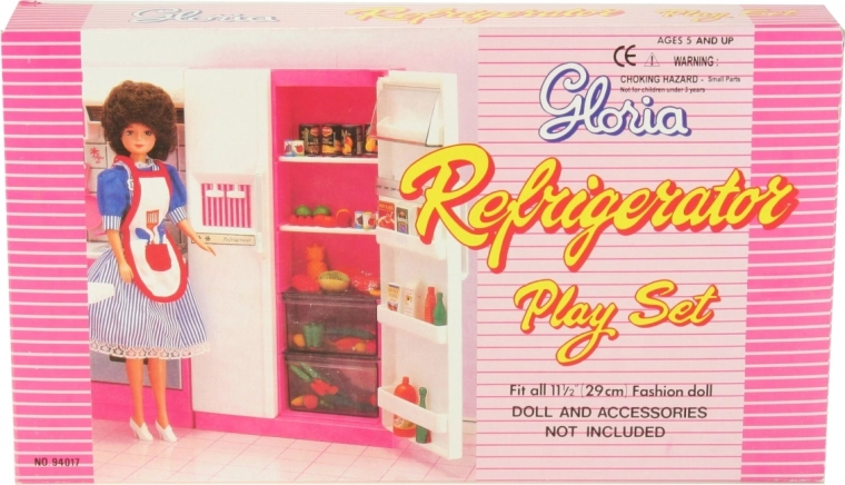 Suderinama su madingomis lėlėmis