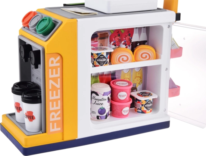 Skanių produktų pilnas šaldytuvas ir šaldiklis