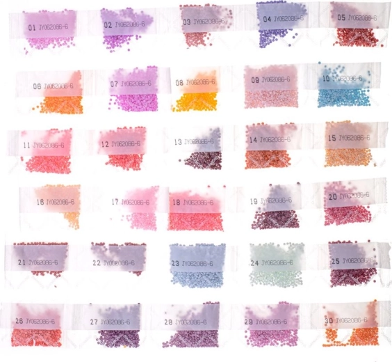 30 spalvų atspalvių kūrybinei laisvei