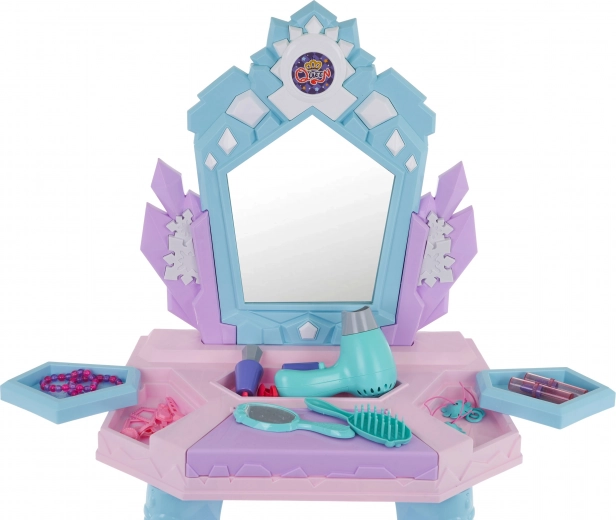 Praktiškos dėtuvės ir gausūs aksesuarai