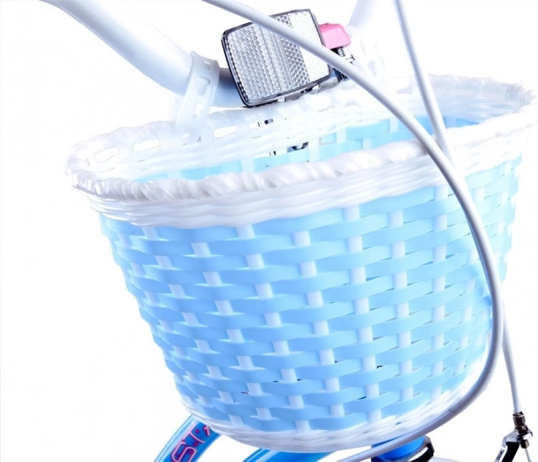Practical basket and playful design