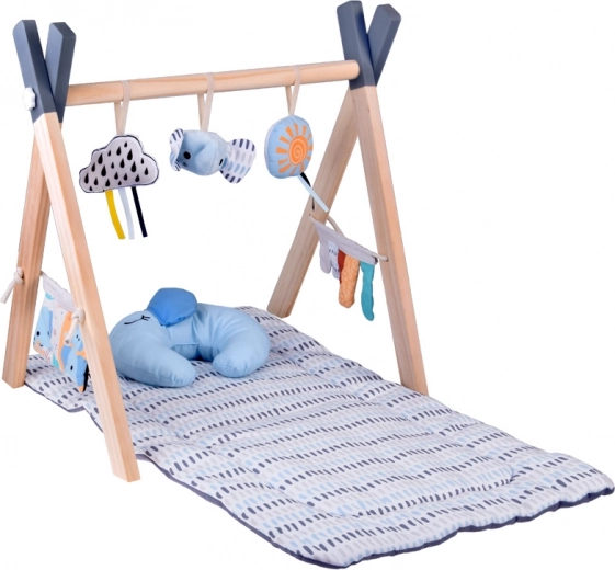 Natūrali medinė konstrukcija saugiam žaidimui