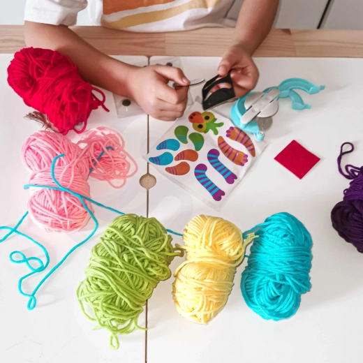 Įvairiaspalviai siūlai