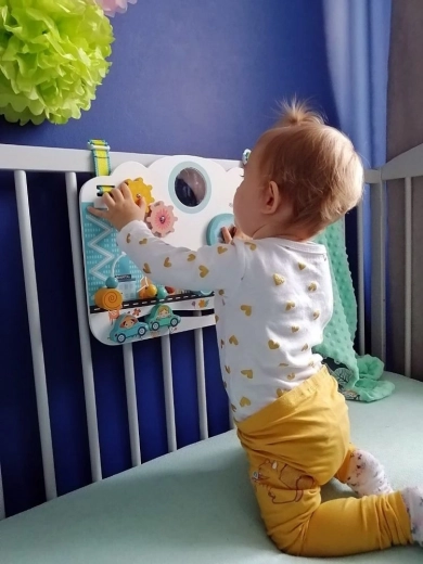 Saugus pakabinimas ant lovytės