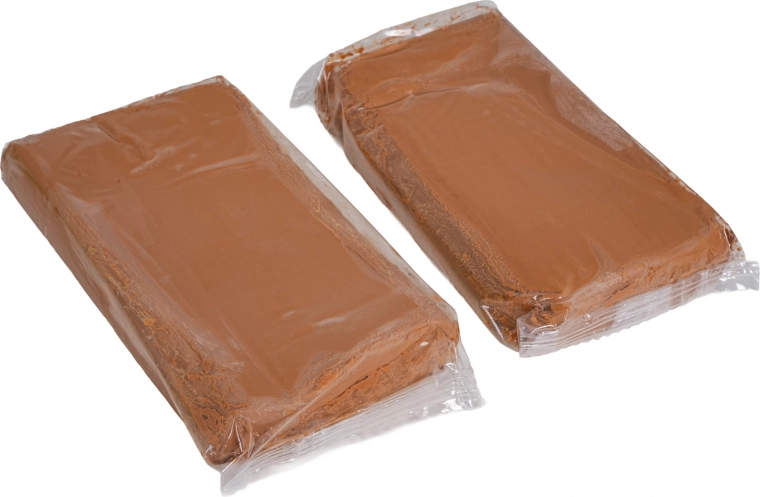 Du pakuotės molio – paruošta lipdyti