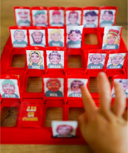 Kompaktiškos lentos raudonos ir mėlynos