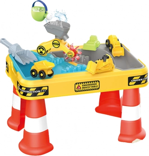 2 viename: vanduo ir smėlis viename stale