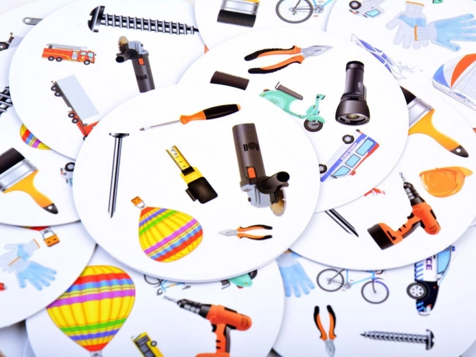 Unikalios spalvingos iliustruotos kortelės