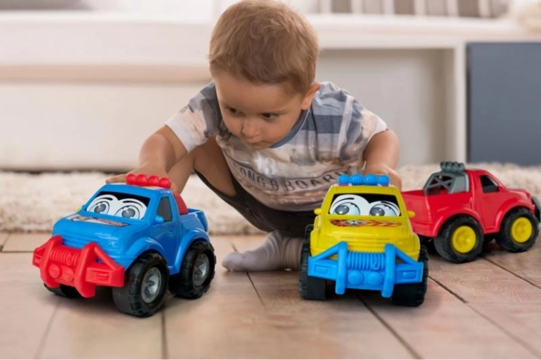 Didelis ir saugus automobiliukas mažoms rankytėms
