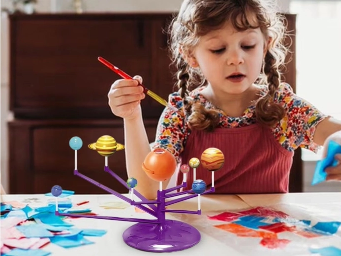 Dažai ir teptukas rinkinyje