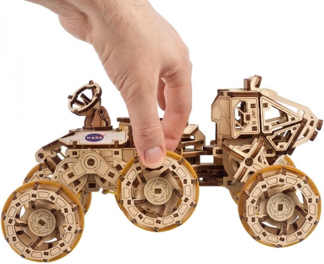 6x6 pavara ir spyruoklinis variklis