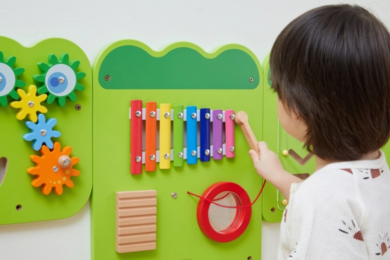 Muzikinis skydelis su ksilofonu