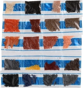 Turtinga žėrinčių akmenėlių paletė