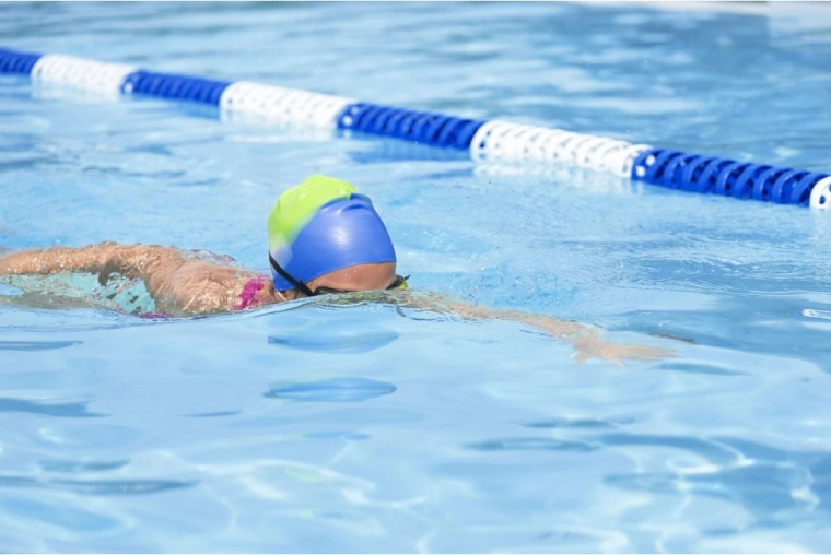 Ergonomic shape and reduced water resistance