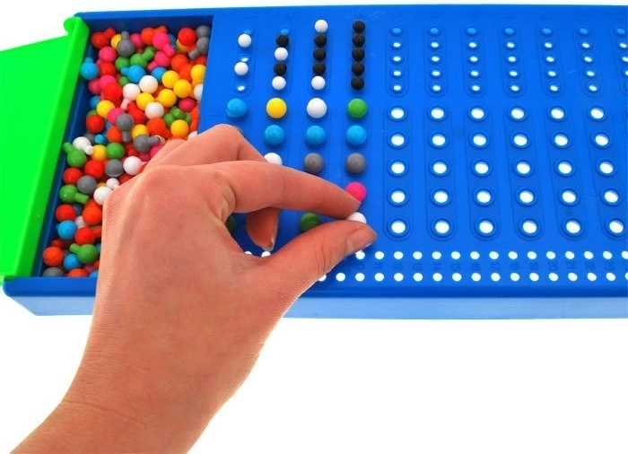 Logikos, spalvų suvokimo ir smulkiosios motorikos lavinimas