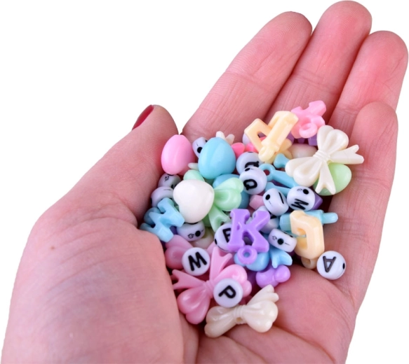 Linksmos formos ir ryškios spalvos