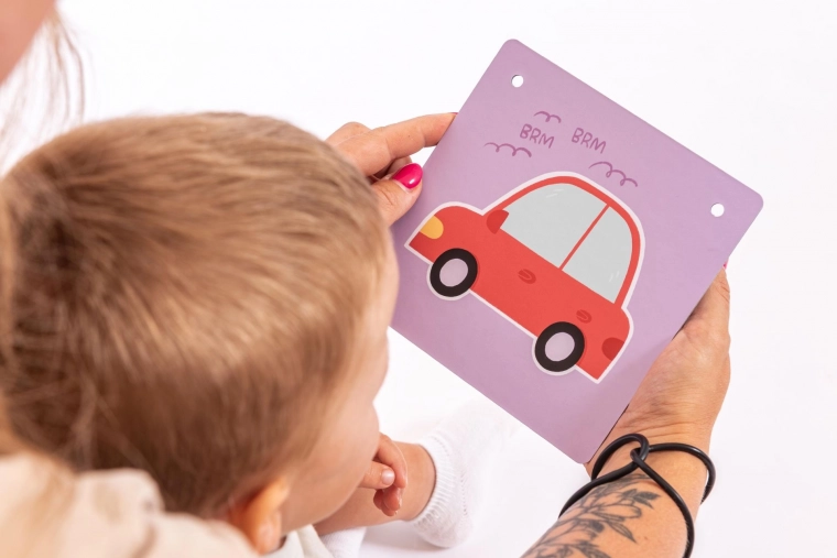 Didelės, patvarios ir lengvai sugriebiamos kortelės