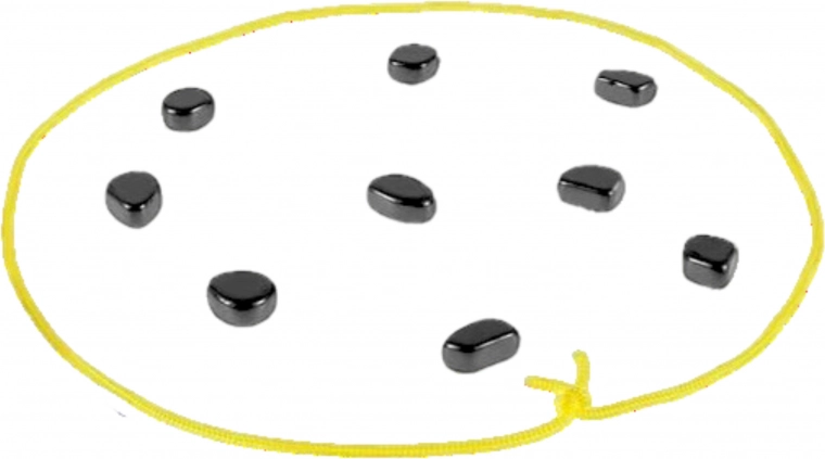 Žaidimo laukas, apibrėžtas geltona virvele