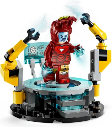 Aptarnavimo platforma su robotinėmis rankomis