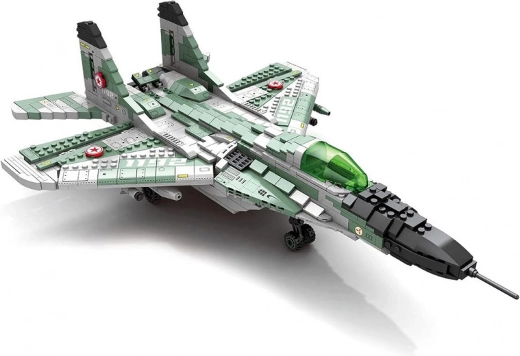 Realistiškas dviejų variklių dizainas