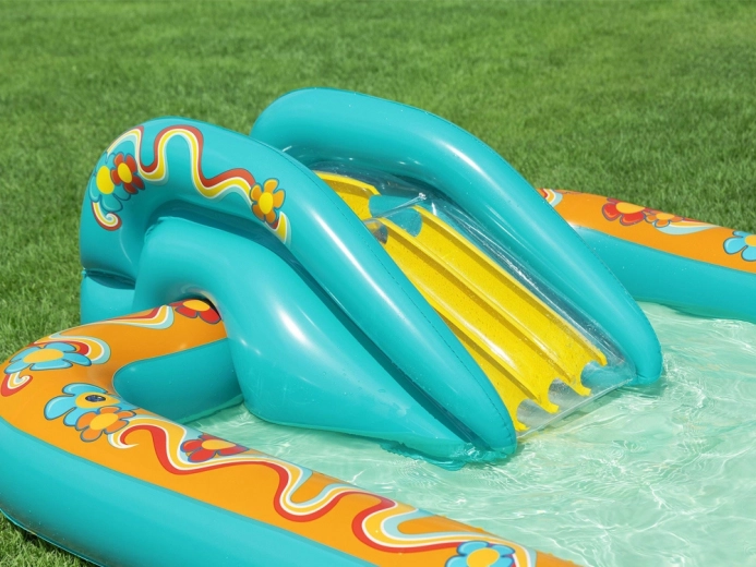 Stabili čiuožykla tvirtai pritvirtinta prie dugno