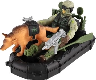 Kareivio figūrėlė su ekipuote ir ginklais