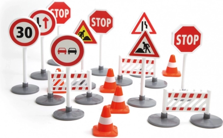 Patvarus plastikas ir stabili konstrukcija