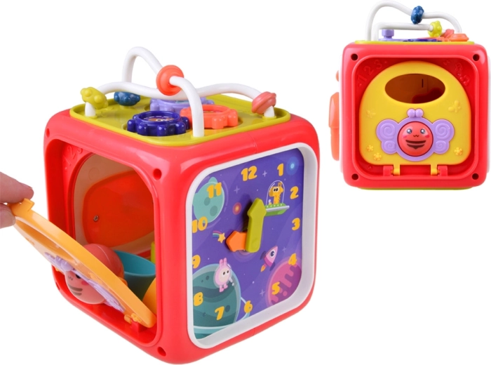 Laikrodis, vairas ir rūšiavimo dėžutė