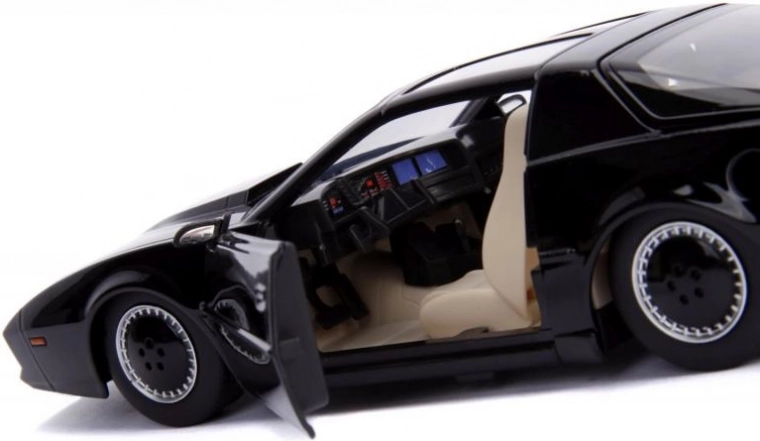 Atidaromos durys ir variklio dangtis