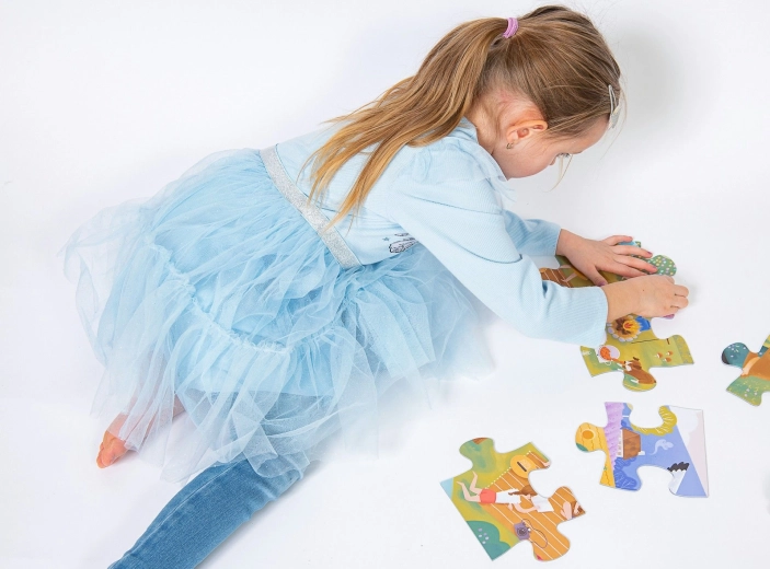 Extra-large pieces for little hands
