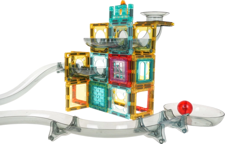 Permatomos detalės ryškiomis spalvomis