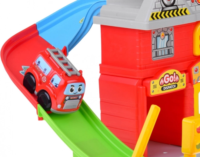 Spiralinė trasa nuo stogo iki žemės