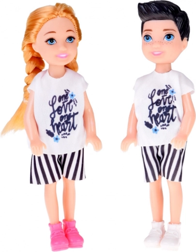 Dvi figūrėlės ir saugios sėdynės