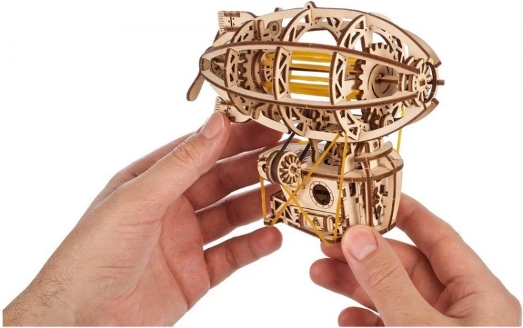 Judantis mechaninis modelis be klijų