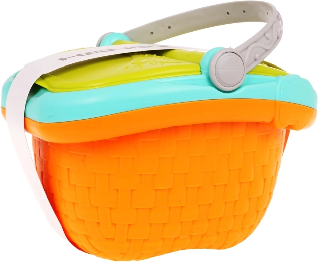 Practical and durable picnic basket