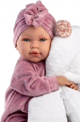 Realistiškos detalės ir minkštas glaudimas