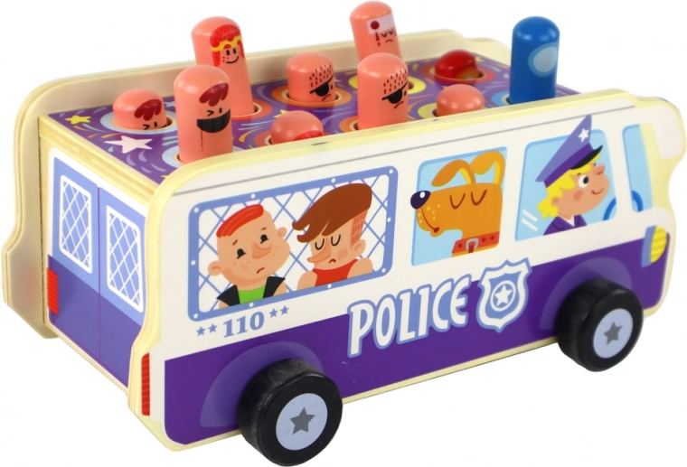 Medinė konstrukcija su ratukais