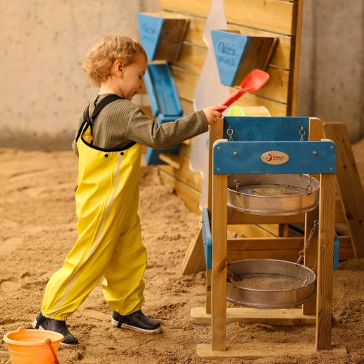 Atspari medinė konstrukcija laukui
