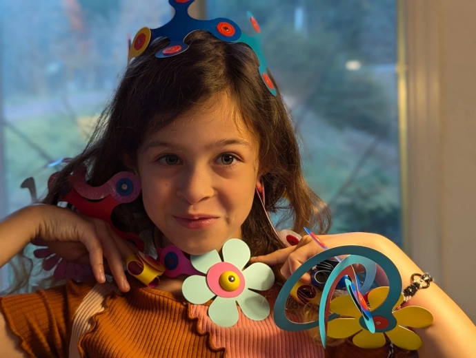 Blizgantys papuošalai ir aksesuarai, kurie išsiskiria