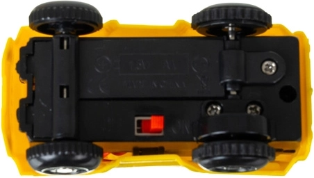 Automobilis su baterija ir sklandus važiavimas