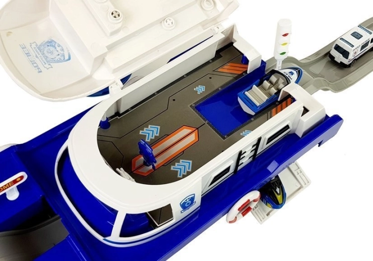 Pakrovimo rampa ir atidaromas denis